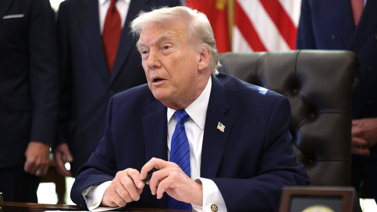 ट्रम्पच्या नजरेत खनिज साठा असल्याने दुर्मिळ पृथ्वी खाण कामगार उडी मारतात