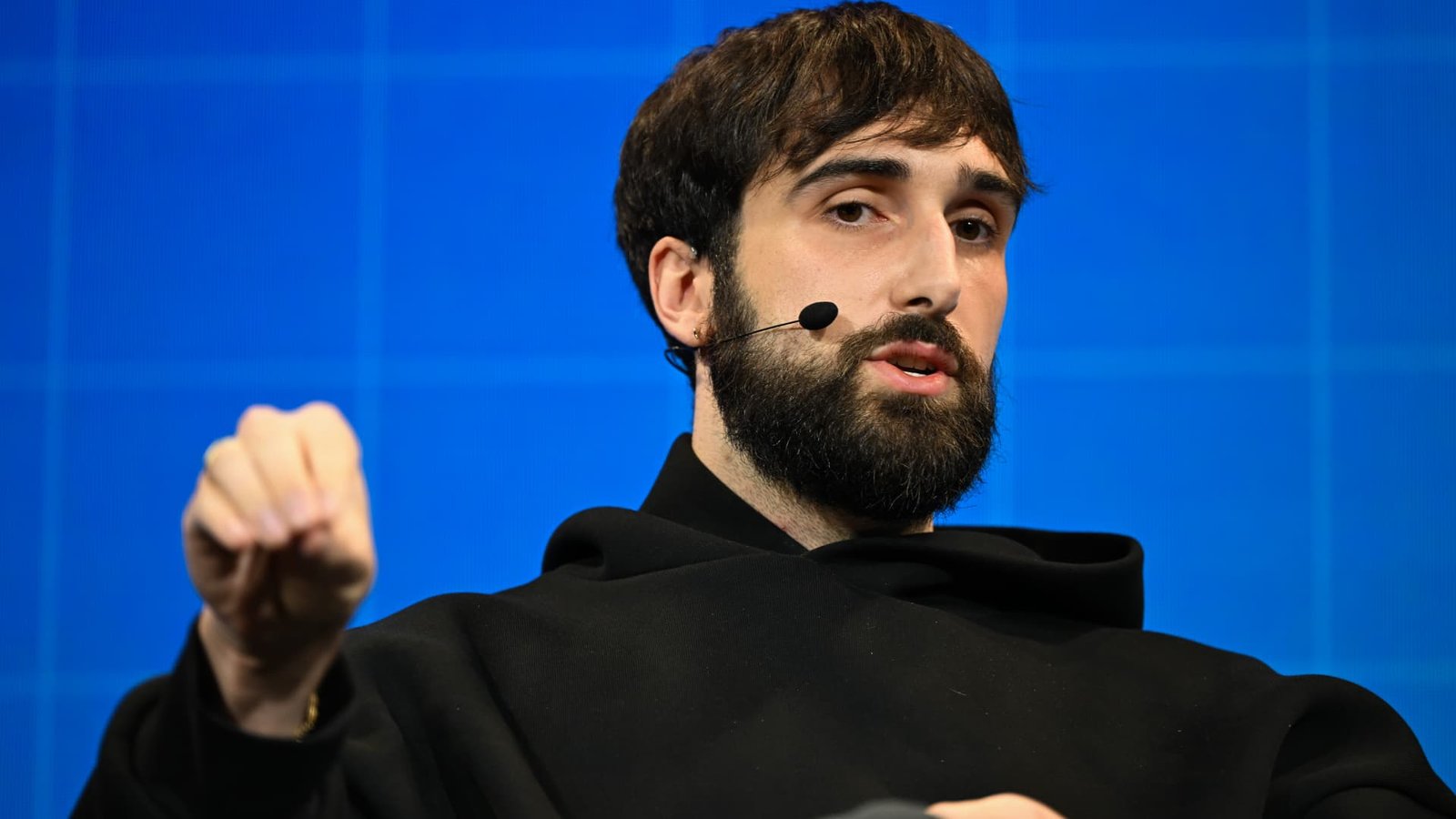 आयपीओला गती मिळाल्याने एआय स्टार्टअप कोहेरे महसूल लक्ष्यात अव्वल आहे