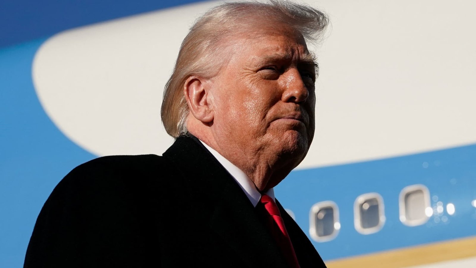 इराणवर मर्यादित लष्करी हल्ले करण्याचा विचार करत असल्याचे ट्रम्प यांनी म्हटले आहे