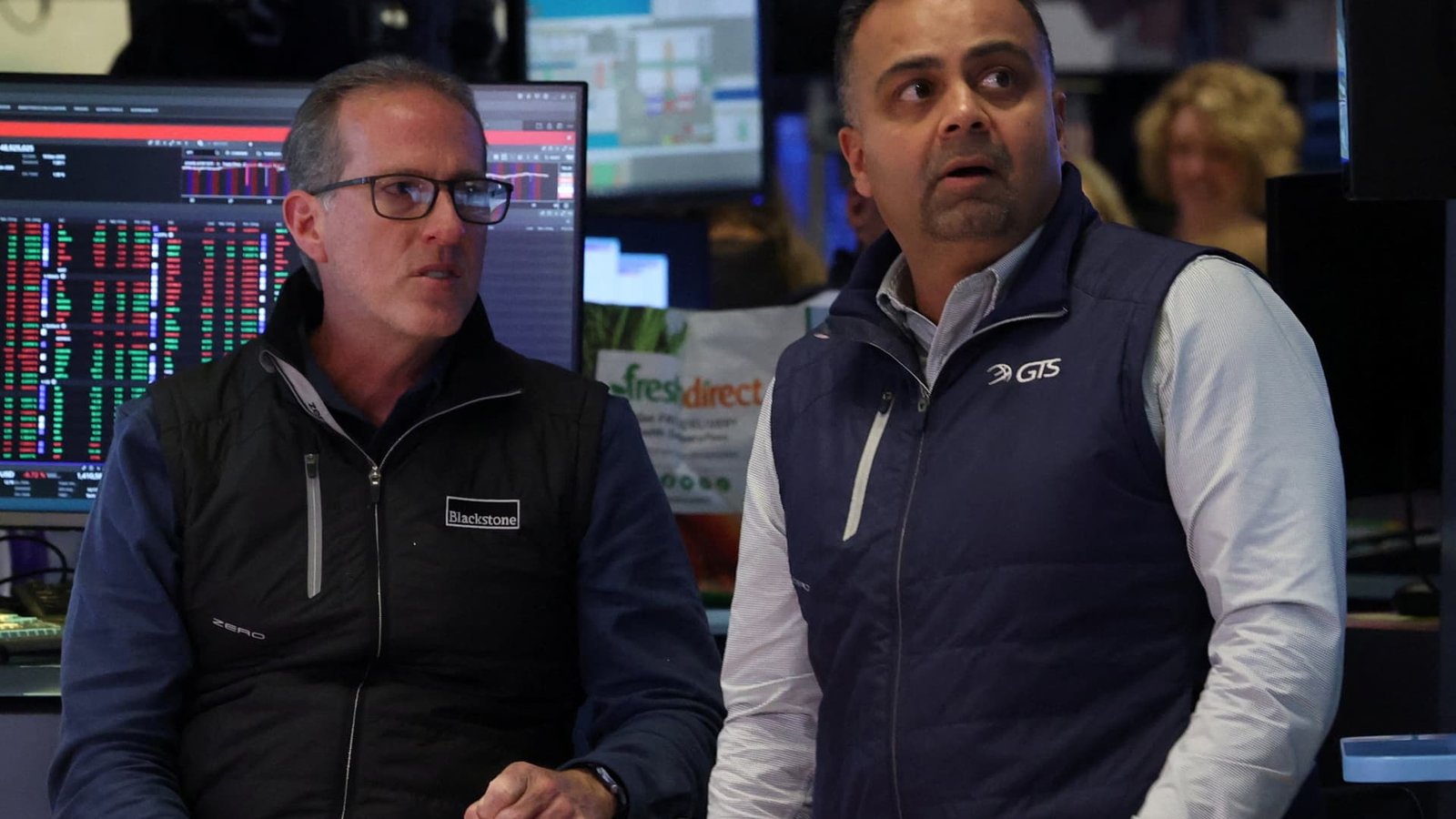 खाजगी कर्जाची भीती आणि अमेरिका-इराण तणाव वॉल स्ट्रीटवर तोलला