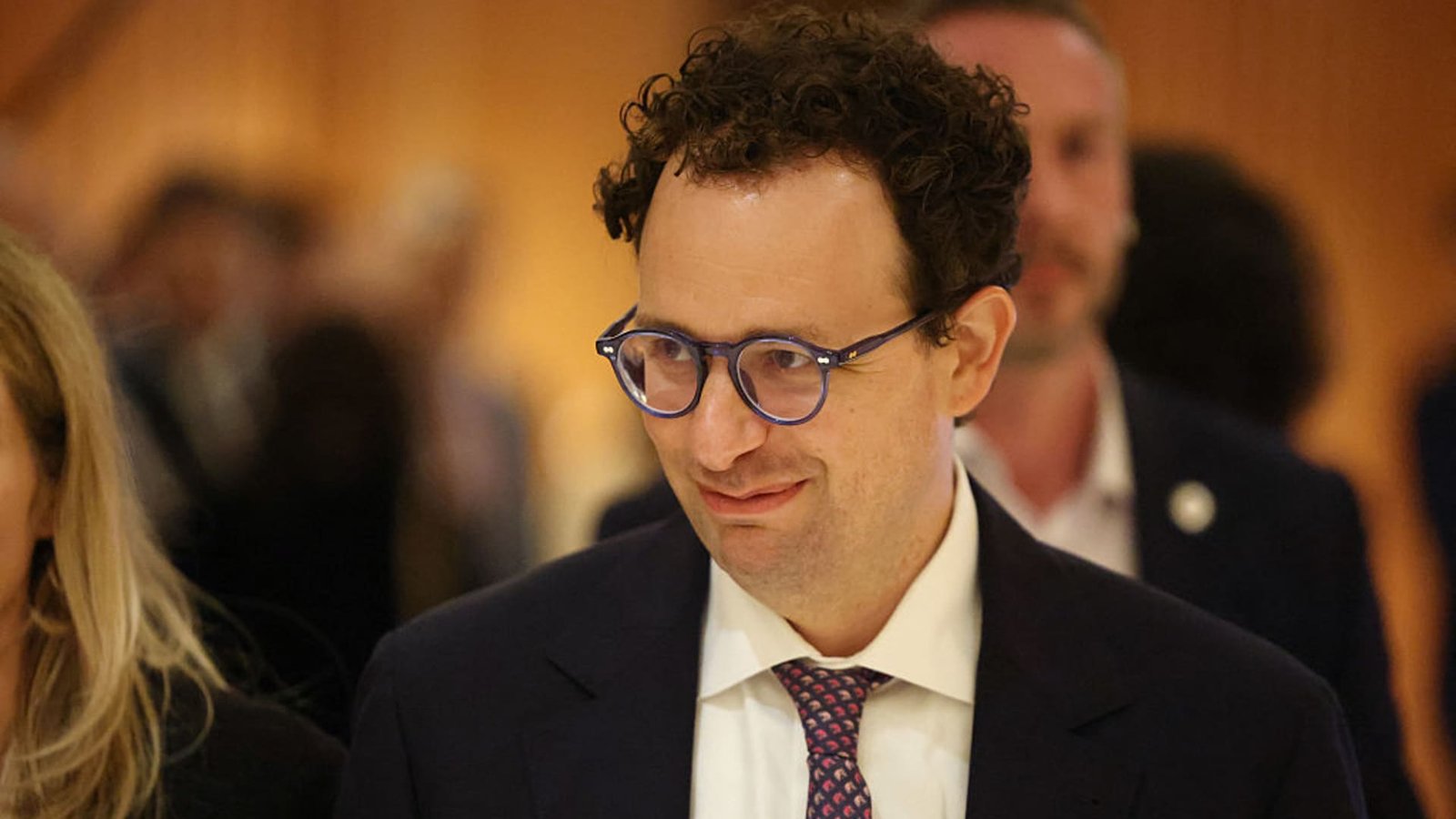 मानववंशशास्त्र आणि पेंटागॉन वाटाघाटी टेबलवर परत आले आहेत, एफटी अहवाल