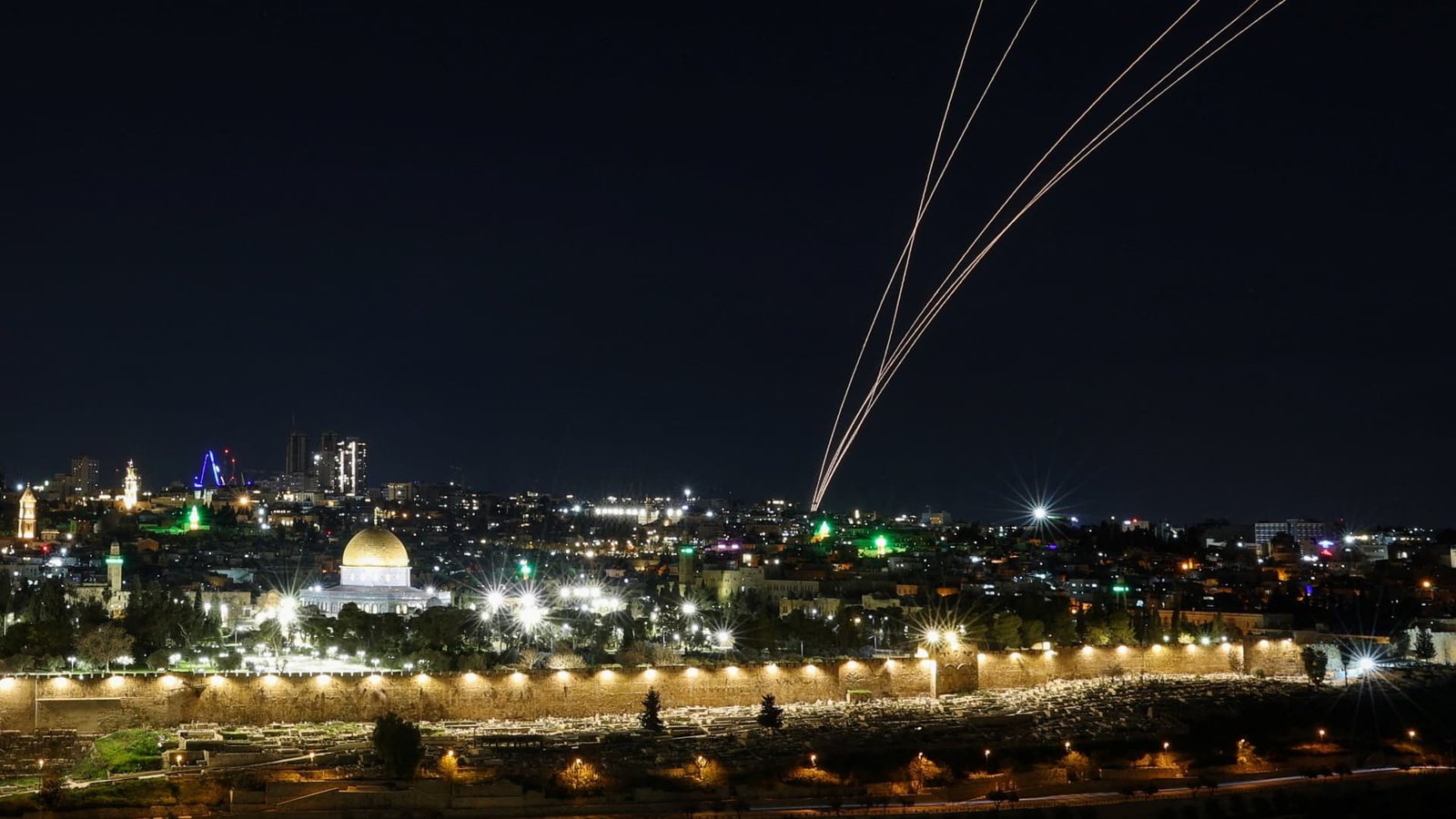 इराणच्या हल्ल्यानंतर आशिया-पॅसिफिक बाजार घसरल्याने तेलाच्या किमती 8% पेक्षा जास्त वाढल्या