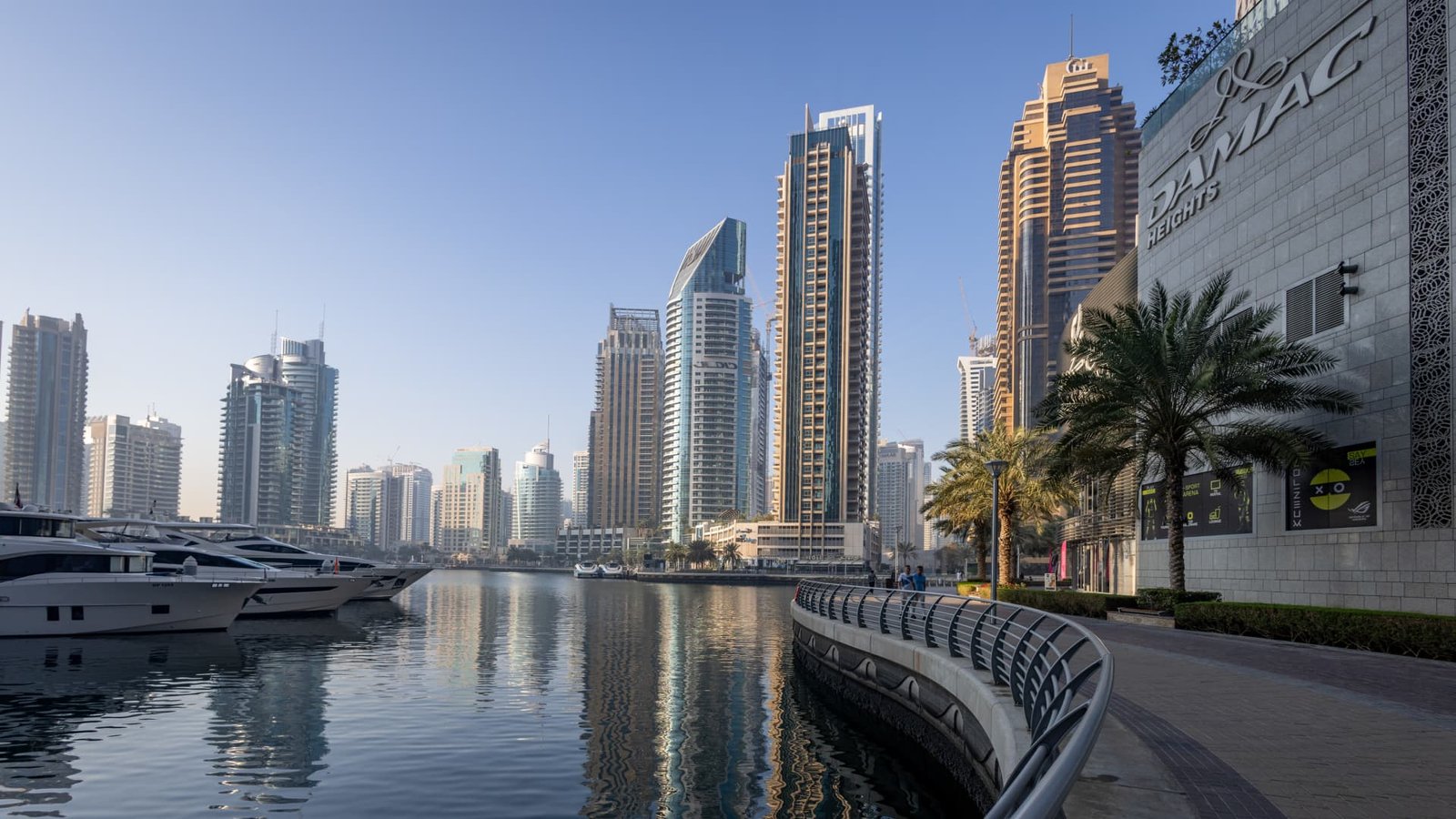 इराणच्या क्षेपणास्त्र हल्ल्यानंतर बाजार पुन्हा सुरू झाल्यामुळे UAE चे शेअर्स विकले गेले