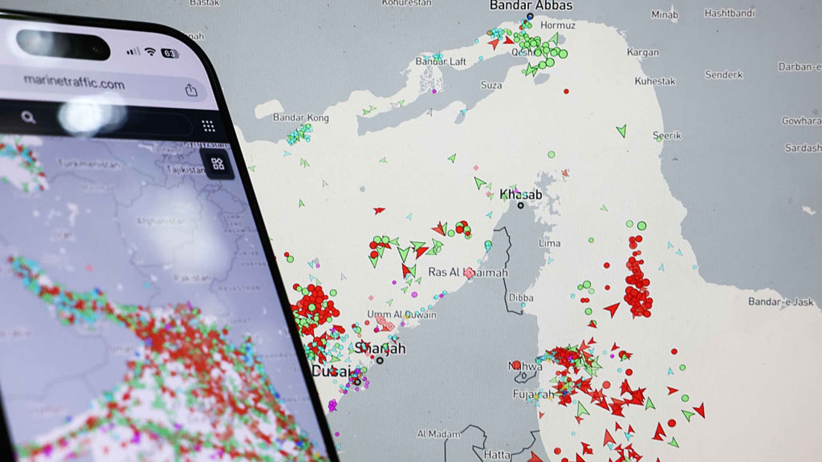 ट्रम्प यांना आखातात टँकरसाठी नौदल एस्कॉर्ट हवे आहे. ते का काम करत नाही