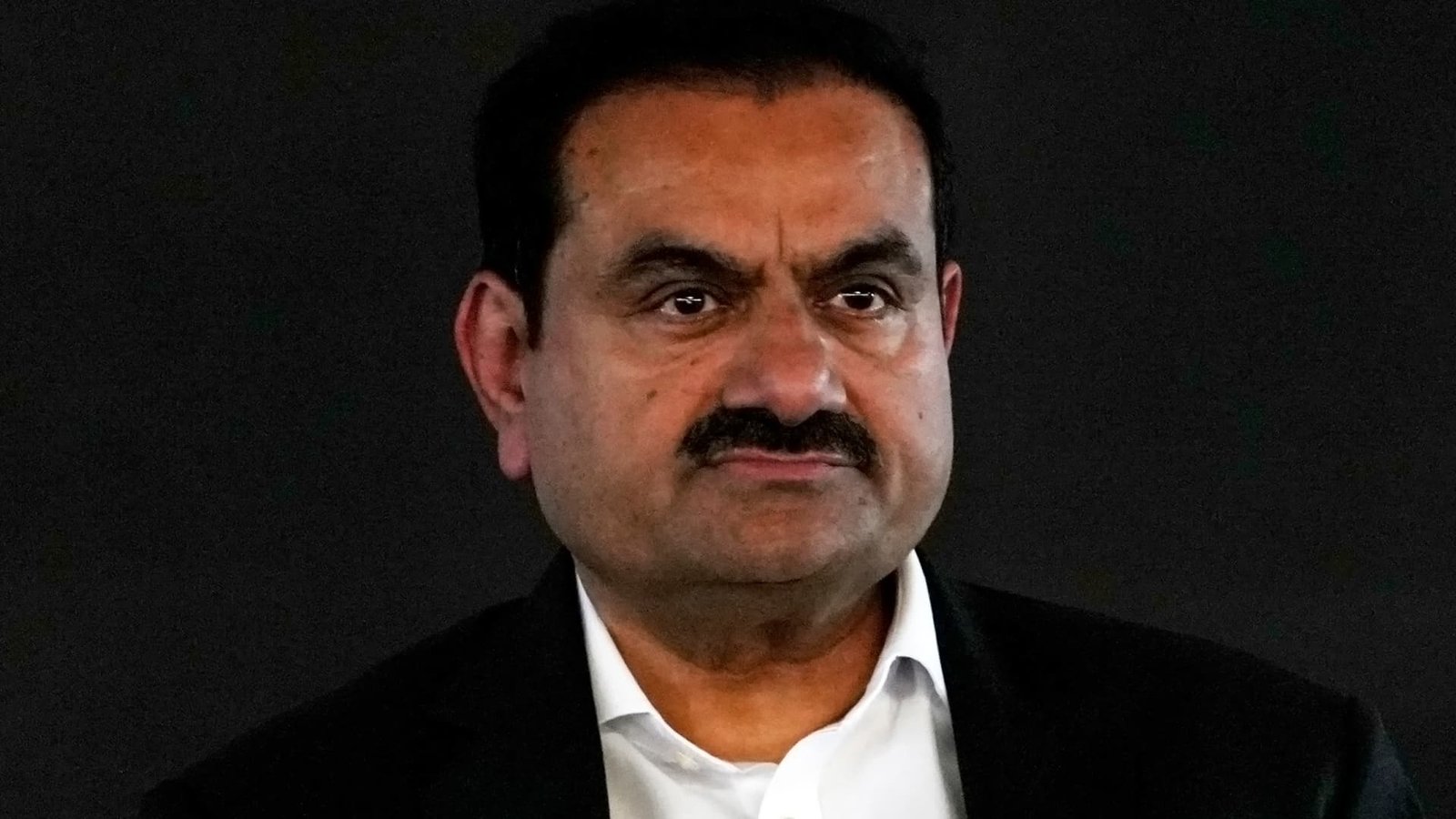अब्जाधीश गौतम अदानी आणि पुतणे फसवणुकीच्या आरोपांवर SEC सेटलमेंटमध्ये $ 18 दशलक्ष देण्यास सहमत आहेत