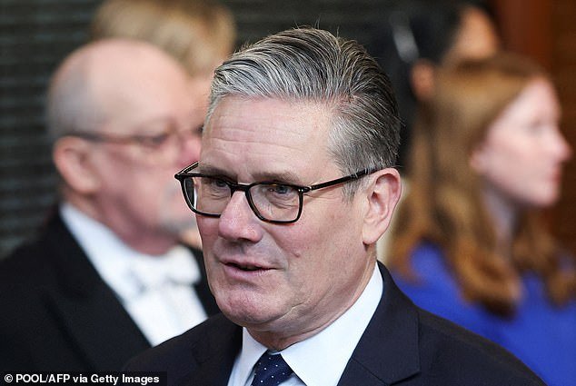 Keir Starmer नेतृत्व स्पर्धा जिंकू शकला… आणि 10 व्या स्थानावर आला (परंतु जर तो वेस स्ट्रीटिंगचा सामना करेल, अँडी बर्नहॅम नाही).