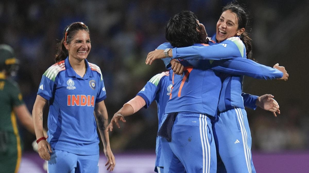 ‘घरच्या मैदानावर विश्वचषक जिंकणे अवास्तव आहे’: स्मृती मानधना भारताने दक्षिण आफ्रिकेला हरवून विजेतेपद पटकावले