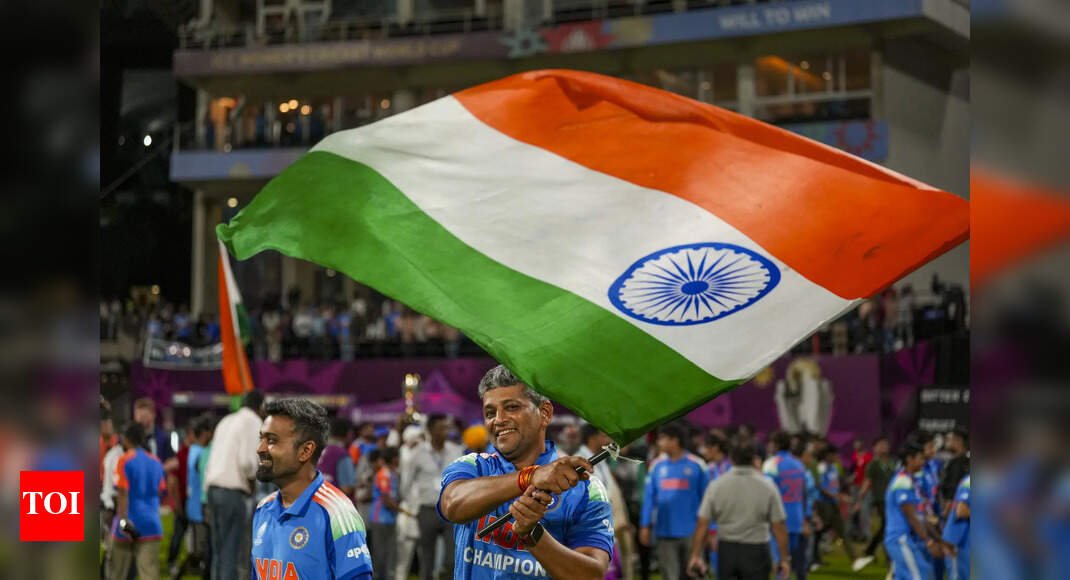 अमोल मुझुमदार कथा: 11,167 प्रथम श्रेणी धावा, भारतासाठी कधीही खेळला नाही – आणि आता त्याने भारताला विश्वविजेते केले आहे | क्रिकेट बातम्या