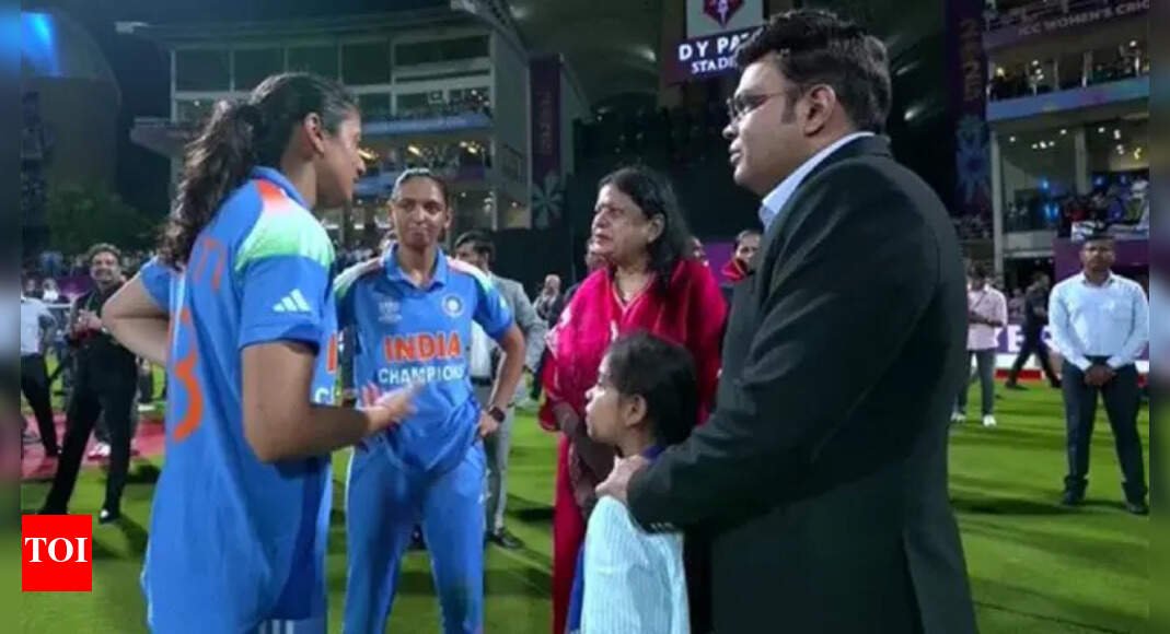 विश्वचषक जिंकल्यानंतर जय शाहची आई आणि मुलगी हरमनप्रीत कौर आणि स्मृती मानधनासोबत वेळ घालवत आहेत | क्रिकेट बातम्या