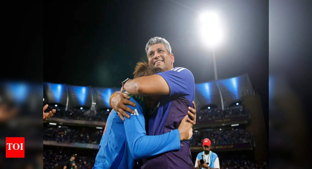 हरमनप्रीत कौरचा खुलासा: ‘ती रात्र आमच्यासाठी खूप बदलली’ – अमोल मुझुमदारची स्फोटक बाजू भारताच्या पुनरागमनाची चर्चा | क्रिकेट बातम्या