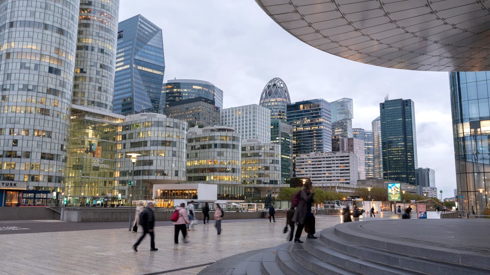 जागतिक बाजारातील सकारात्मकतेमुळे युरोपीय समभागांची आठवड्याची सुरुवात अधिक होईल