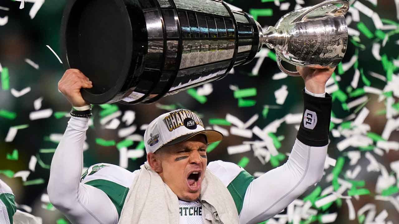 Roughriders एक वर्षाच्या विस्तारासाठी ग्रे कप MVP ट्रेवर हॅरिसवर स्वाक्षरी करतात