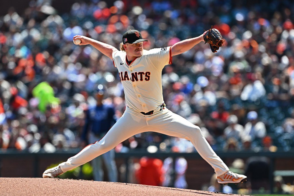 1765547595_BNG-L-GIANTS-0818-08.jpg