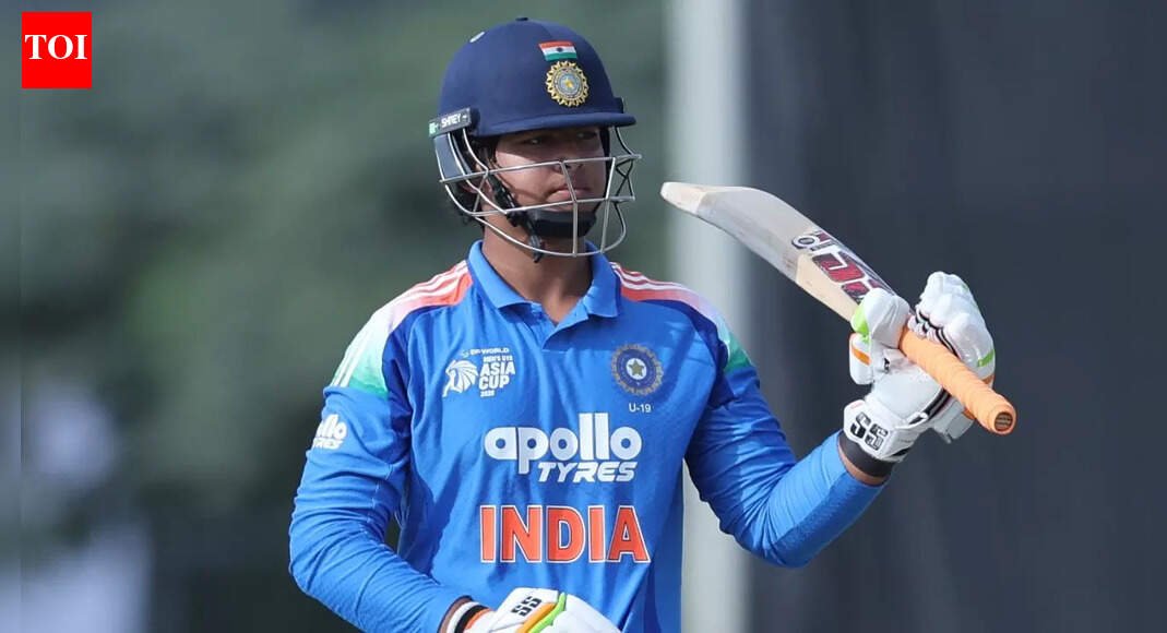 “तुझ्यासोबत सेल्फी काढू?” वैभव सूर्यवंशी यांनी एमिराटी स्केटिंगला प्रत्युत्तर दिले आणि अंडर-19 आशियाई कपमध्ये 171 धावा केल्या | क्रिकेट बातम्या