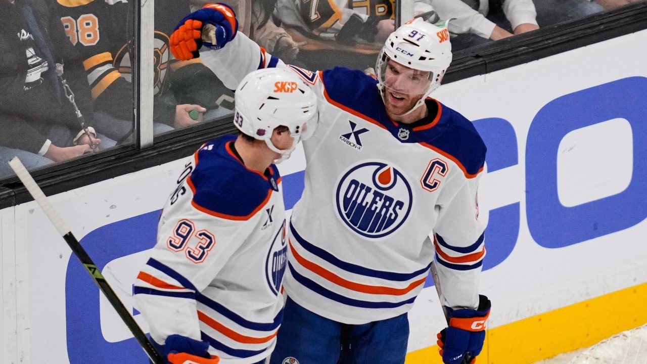 Oilers’ McDavid ला सलग दुसऱ्या आठवड्यात NHL चे नंबर 1 ऑल-स्टार म्हणून नाव देण्यात आले.