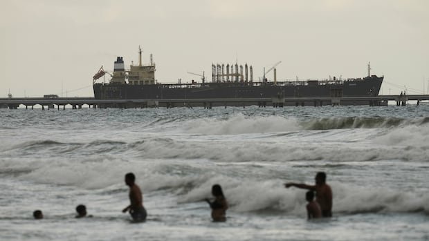 ट्रम्प यांच्या व्हेनेझुएला मोहिमेचा उद्देश बेकायदेशीर औषधांना लक्ष्य करणे हा होता. आता, त्याचे हेतू कमी स्पष्ट आहेत