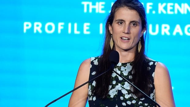 दिवंगत जॉन एफ. केनेडी यांची नात टाटियाना श्लोसबर्ग यांचे वयाच्या ३५ व्या वर्षी निधन झाले.