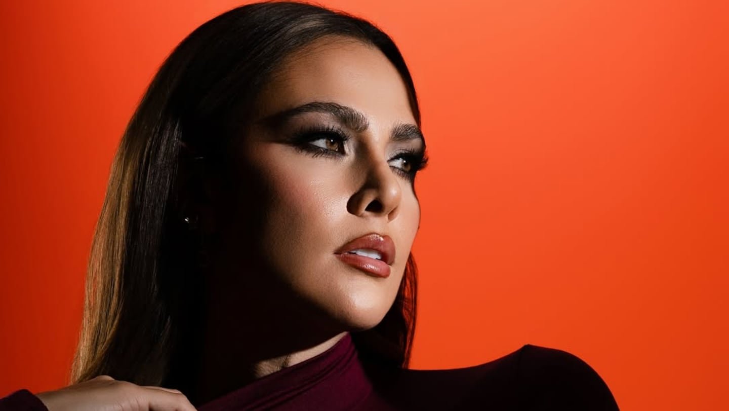 करीना रामोसने तिला मतदान करण्यास सांगणाऱ्या व्हिडिओसाठी तिला “मॉडेल नवशिक्या” म्हणणाऱ्यांना प्रत्येक गोष्टीसह प्रतिसाद दिला आहे.