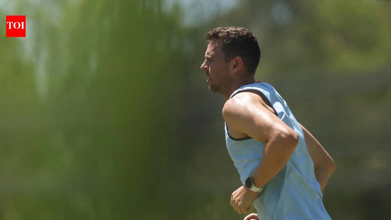 जोश हेझलवूड T20 विश्वचषकाच्या सुरुवातीच्या सामन्यांना मुकणार कारण ऑस्ट्रेलियाने वेगवान गोलंदाजांचे पुनरागमन केले क्रिकेट बातम्या