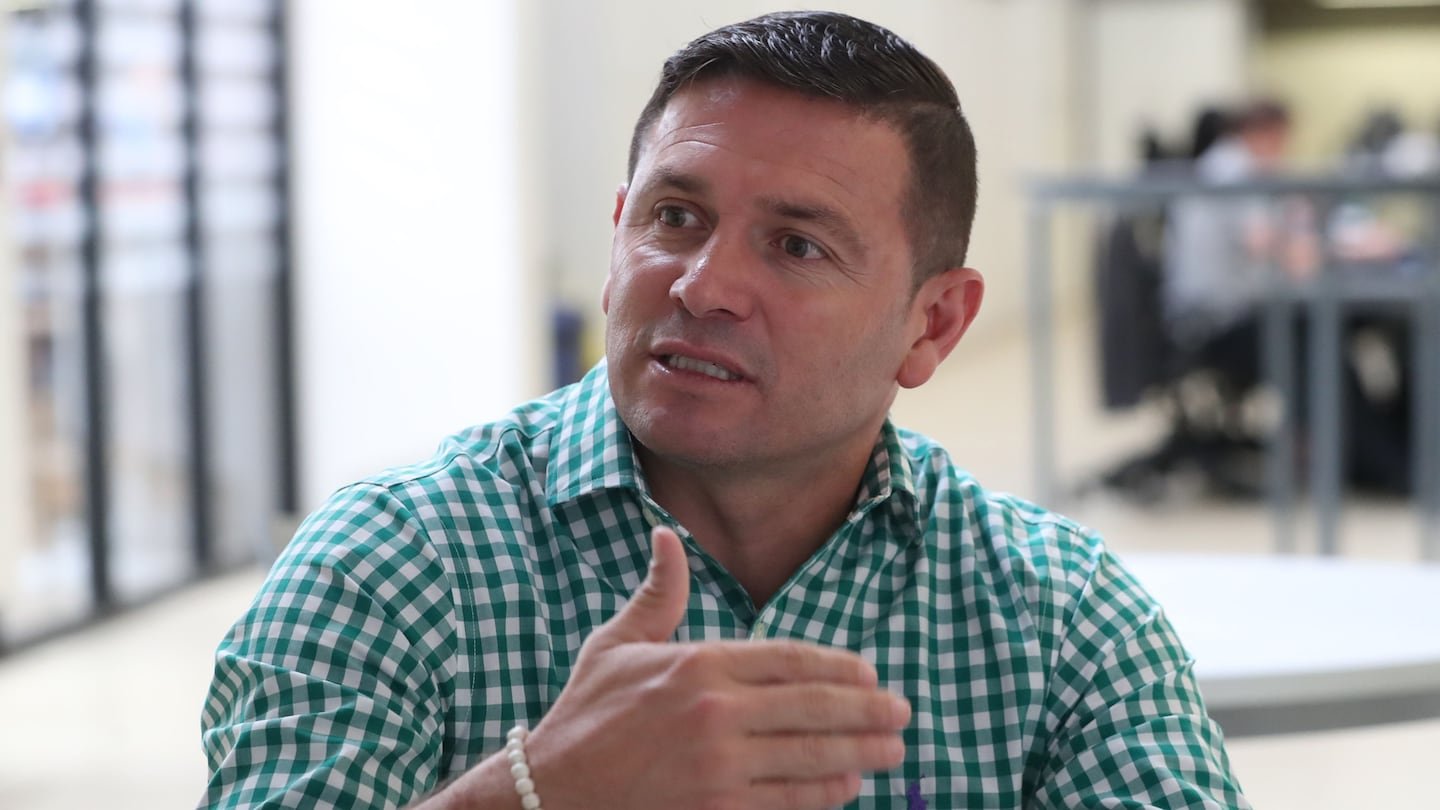 रोलँडो फोन्सेका यांनी जोएल कॅम्पबेल आणि त्याच्या नूतनीकरणाबाबत अलाजुएलाने काय करावे हे स्पष्ट केले