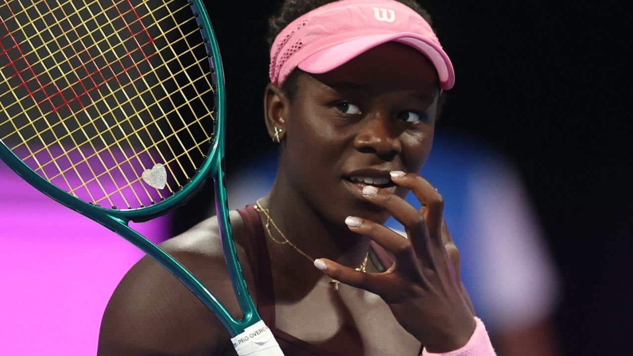 कॅनडाची व्हिक्टोरिया म्बोको कतार ओपनच्या अंतिम फेरीत झेक मुचोवाविरुद्ध पराभूत झाली