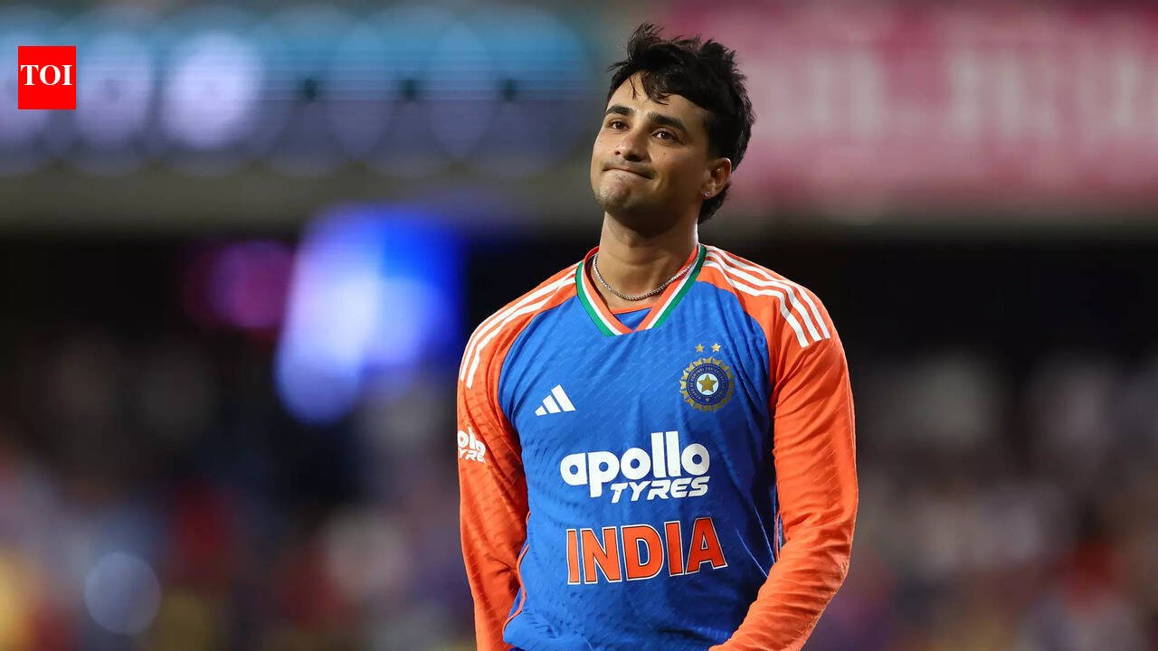 सलमान अली आगाने भारताला थक्क केले! पाकिस्तानविरुद्धच्या पहिल्या सामन्यात अभिषेक शर्मा चौपट शून्यावर पडला | क्रिकेट बातम्या