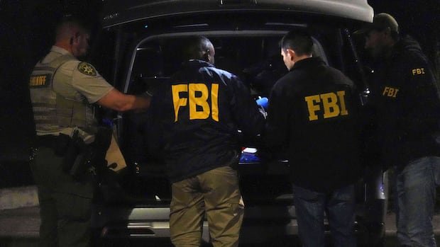 एफबीआयने म्हटले आहे की, गुथरी घराजवळ सापडलेल्या हातमोजेमधून डीएनए सापडला आहे