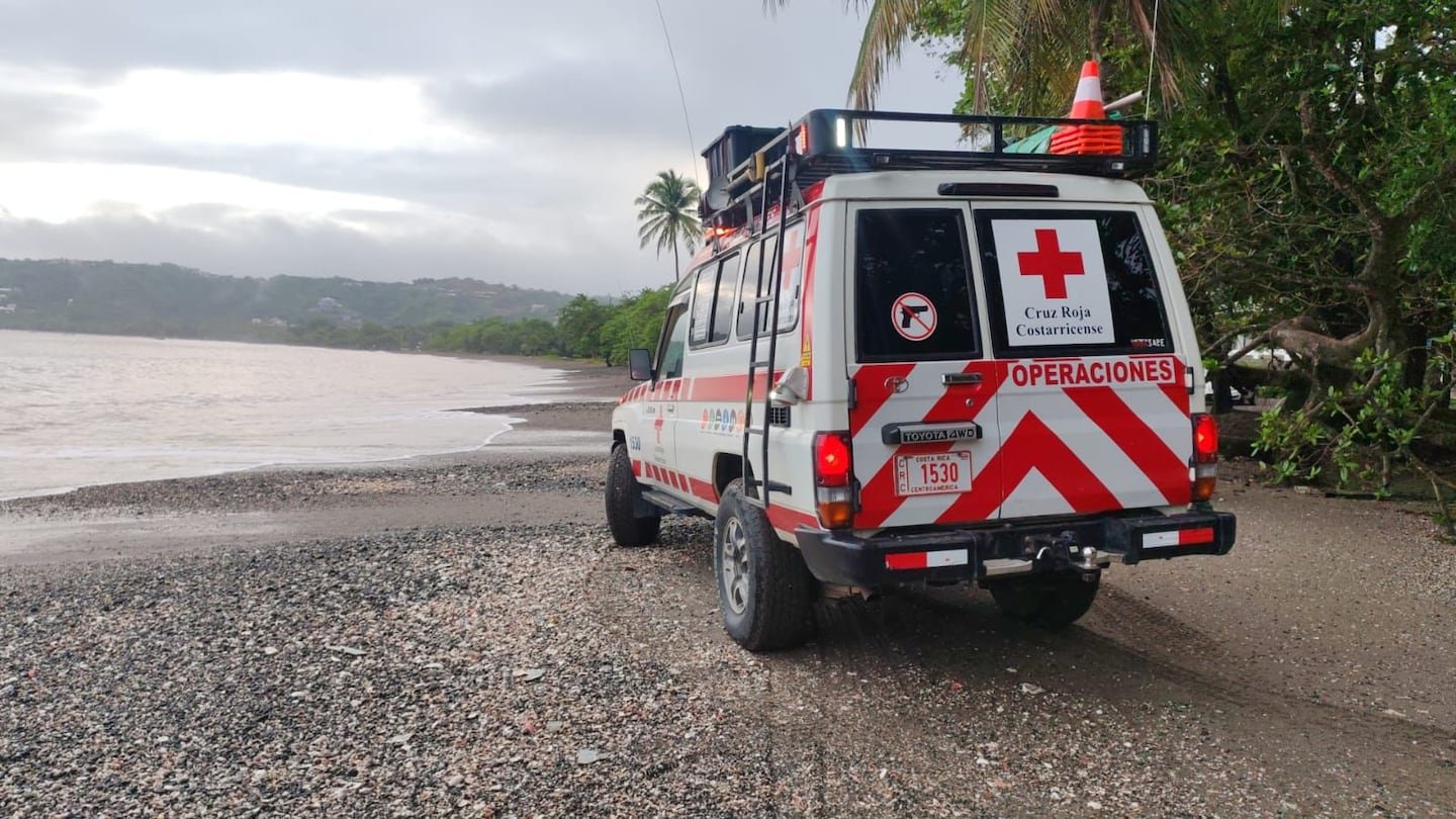 मॅन्युएल अँटोनियो बीचवर चालताना 65 वर्षीय महिलेचा मृत्यू झाला