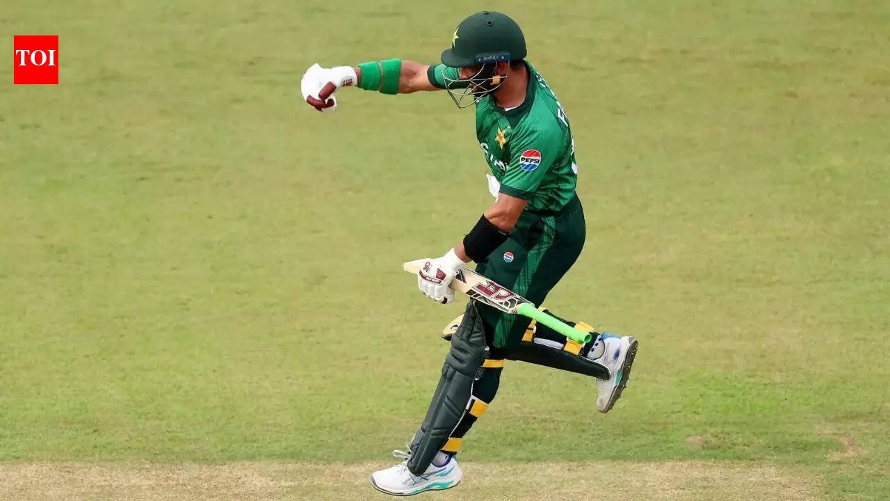 साहिबजादा फरहान: त्याने एकदा बाबर आझमला आव्हान दिले, बुमराहच्या षटकारांवर एक डॉक्युमेंटरी तयार केली आणि आता तो वर्ल्ड कपचा शतकवीर आहे | क्रिकेट बातम्या