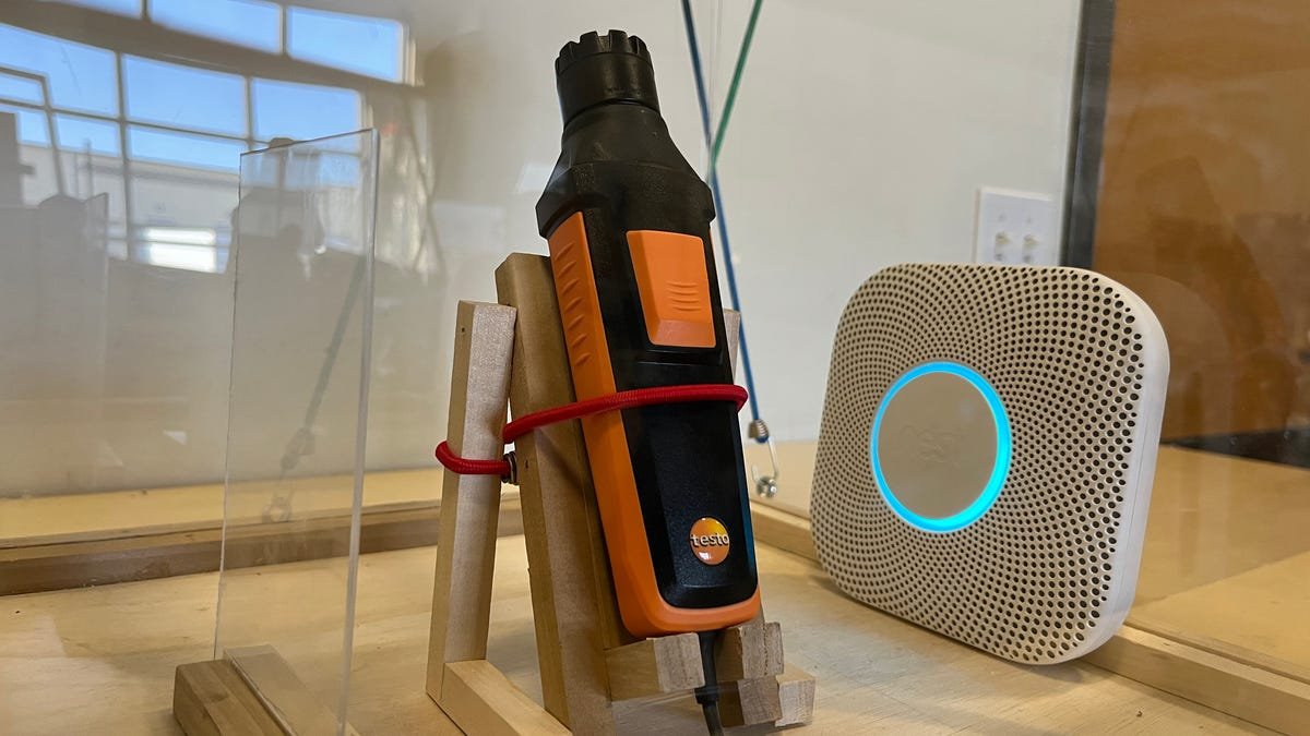 तुमच्या घरातील प्राणघातक वायू शोधण्यासाठी सर्वोत्तम कार्बन मोनोऑक्साइड डिटेक्टर