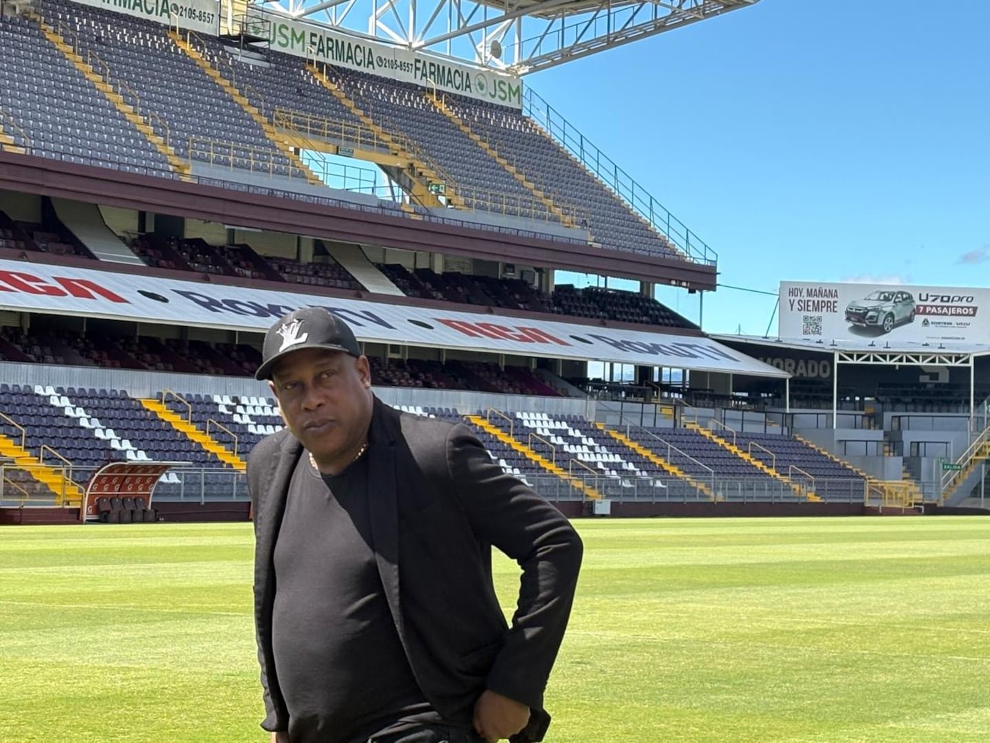 कोस्टा रिकाचे नेतृत्व उमेदवार म्हणून रोनाल्ड गोन्झालेझबद्दल हर्नान मेडफोर्ड चिंतित आणि अस्वस्थ