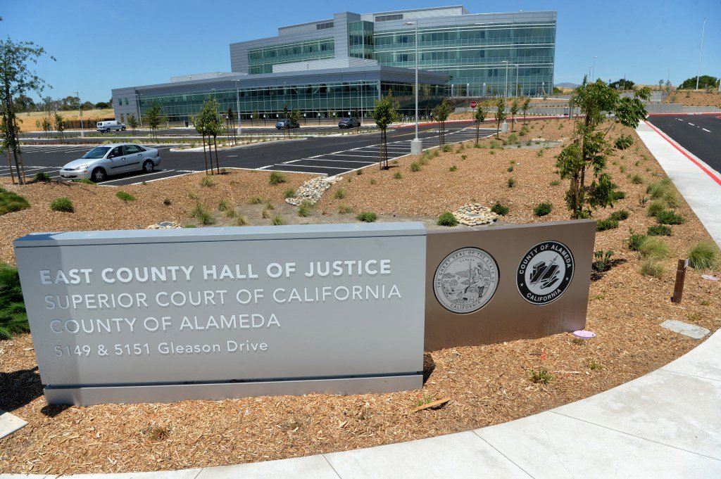 सॅन जोसच्या माणसाला 13 वर्षांच्या मुलीचे रूप देत गुप्त पोलिसांना भेटण्यासाठी डब्लिनला गाडी चालवल्याबद्दल दोषी ठरविण्यात आले.