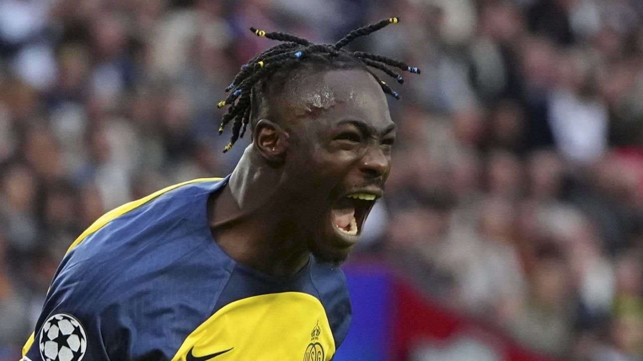 बेल्जियमच्या लीग सामन्यात आशादायी कॅनडाच्या डेव्हिडने मैदान सोडले