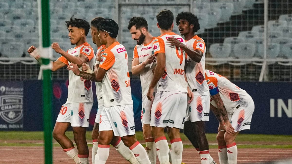 ISL नाटक: केरळ बॉम्बर्सनी मुंबई शहर संघर्षापूर्वी ग्राउंड संकट टाळले | फुटबॉल बातम्या