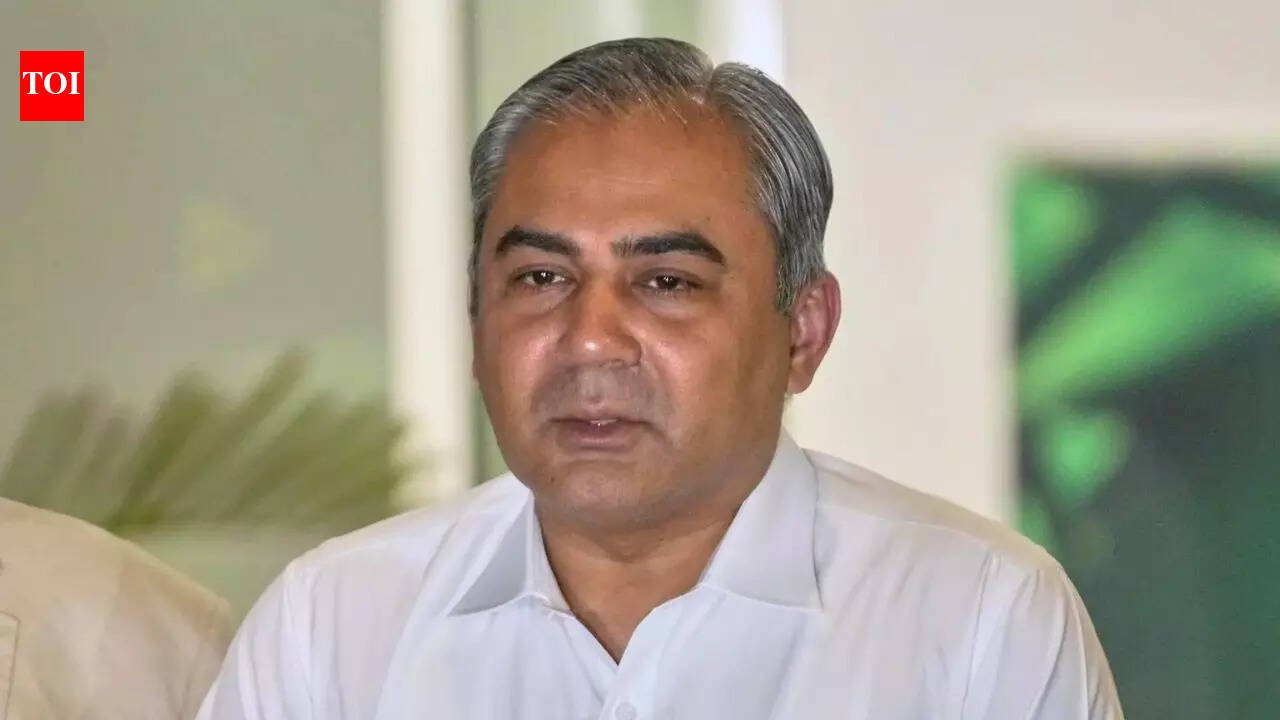 ‘पीसीबी प्रमुखांना पूर्ण स्वातंत्र्य दिले आहे असे समजू नका’: मोहसीन नक्वी पाकिस्तान क्रिकेट तणावाच्या पार्श्वभूमीवर क्रिकेट बातम्या