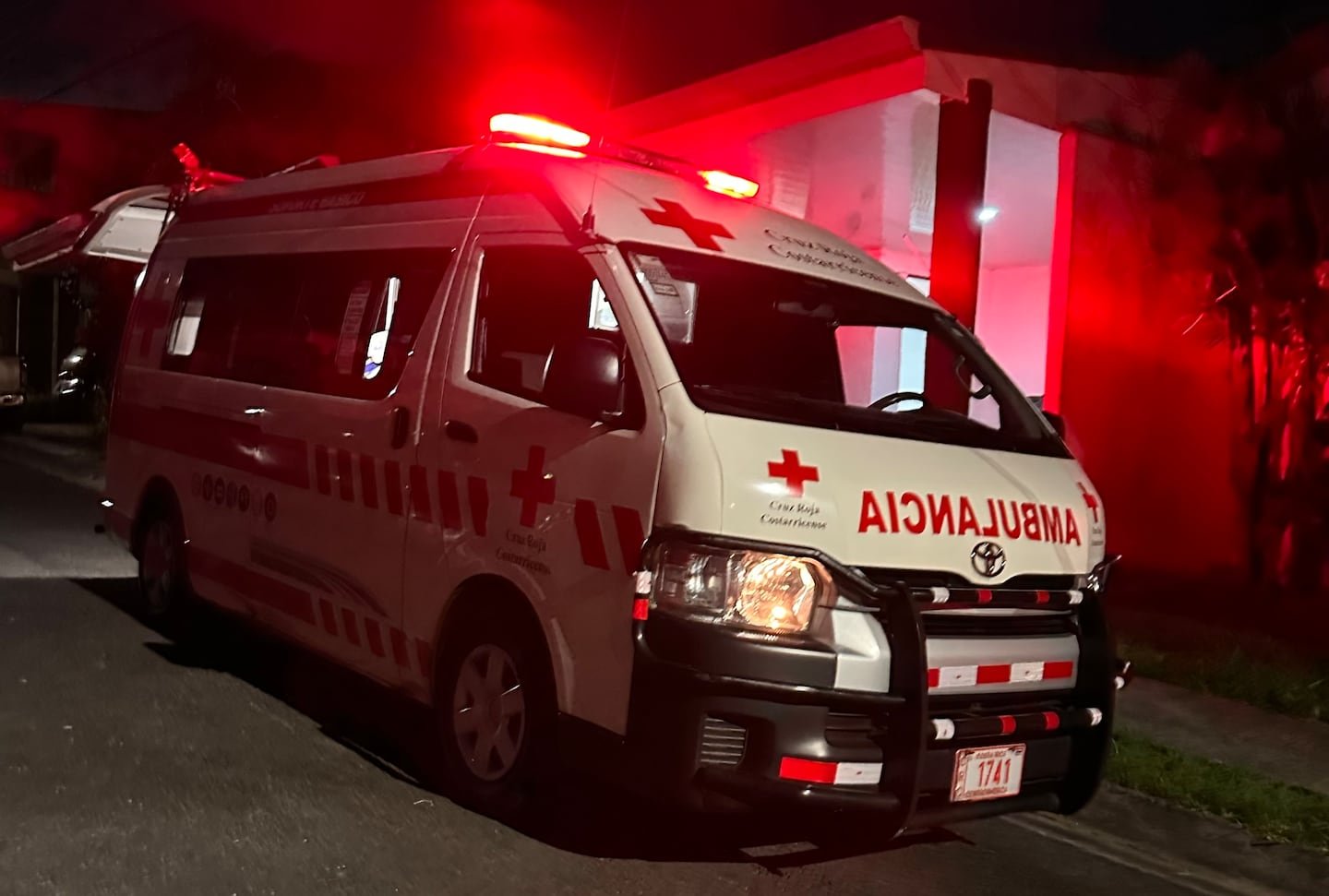 माईने येथे झालेल्या भीषण अपघातात एकाचा मृत्यू, एक महिला जखमी