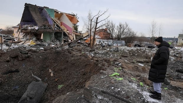 हंगेरीने तेलाची वाहतूक रोखण्यासाठी युरोपियन युनियनच्या 20 व्या रशिया निर्बंध पॅकेजला व्हेटो करण्याची धमकी दिली आहे