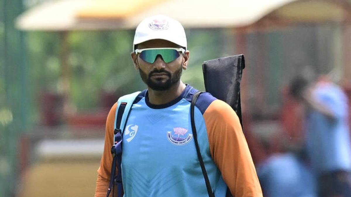 रणजी ट्रॉफीच्या फायनलपूर्वी जम्मू-काश्मीरचा कर्णधार पारस डोगरा कर्नाटकच्या स्टार पॉवरने थक्क झाला.