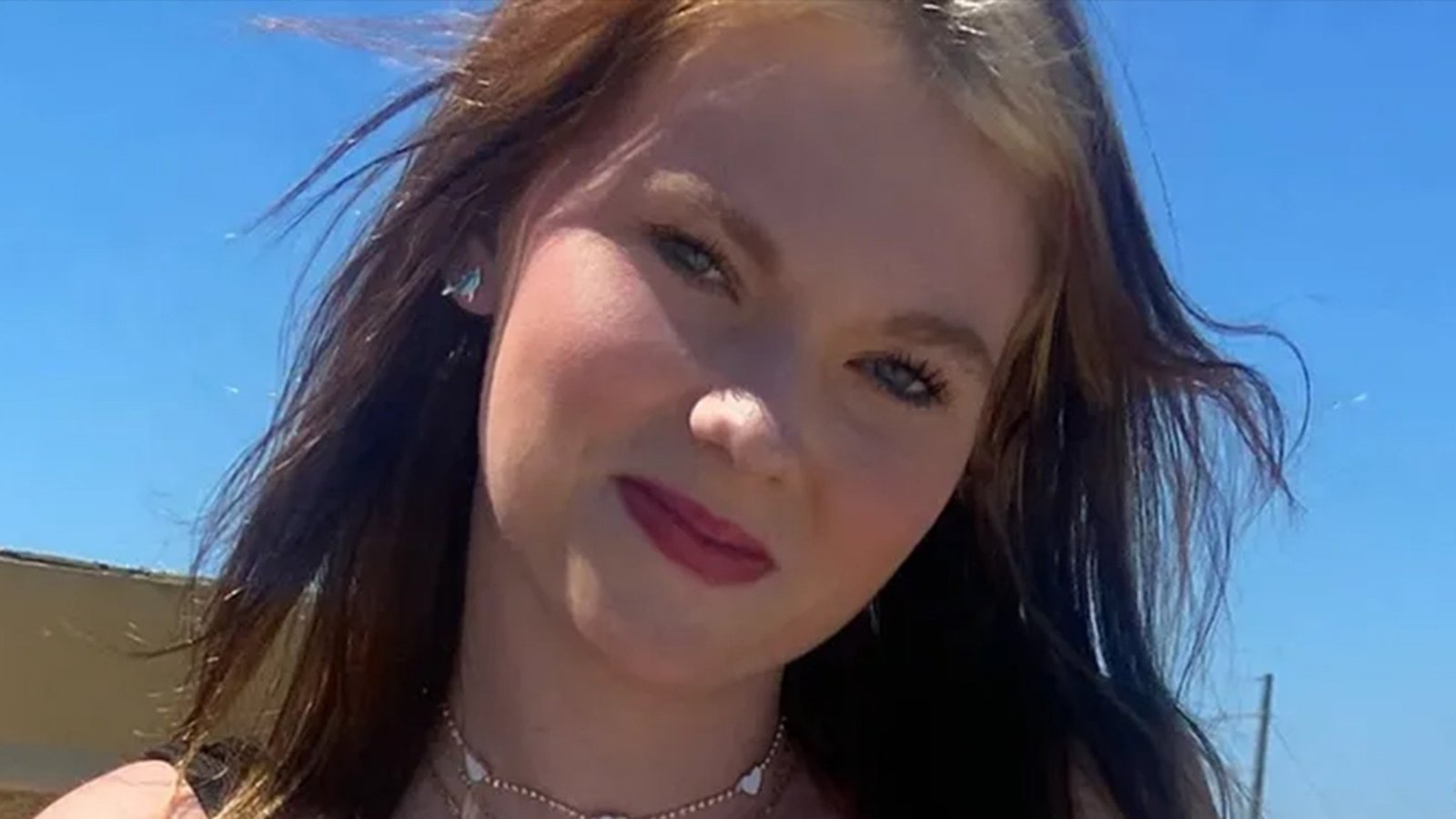 अण्णा केपनरच्या सावत्र भावावर क्रूझ जहाजावर तिची हत्या केल्याचा आरोप आहे