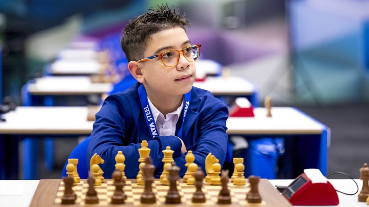 एरोफ्लॉट ओपनमध्ये सर्वात तरुण GM म्हणून अभिमन्यू मिश्राचा विक्रम सुधारण्यासाठी फॉस्टिनो ओरो पहात आहे | बुद्धिबळ बातम्या