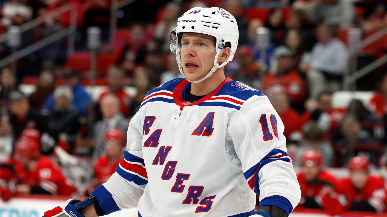 आर्टेमी पॅनारिन गोल्डन नाईट्सविरुद्ध किंग्समध्ये पदार्पण करेल