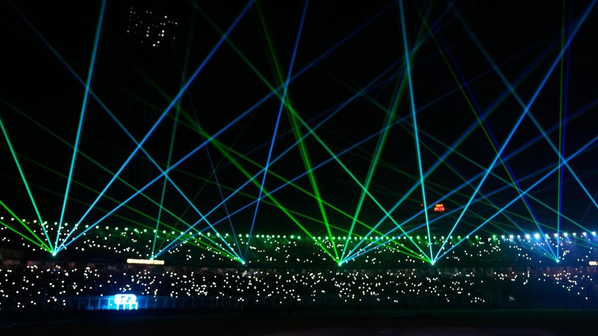 IND vs WI, T20 विश्वचषक 2026: ड्रिंक्स ब्रेक दरम्यान सुनील गावस्कर, रवी शास्त्री यांनी लेझर शोमध्ये प्रश्न केला