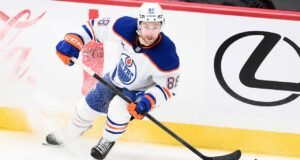 ऑइलर्सने फॉरवर्ड अँड्र्यू मंगियापन आणि बचावपटू ॲलेक रेगुला यांना माफ केले