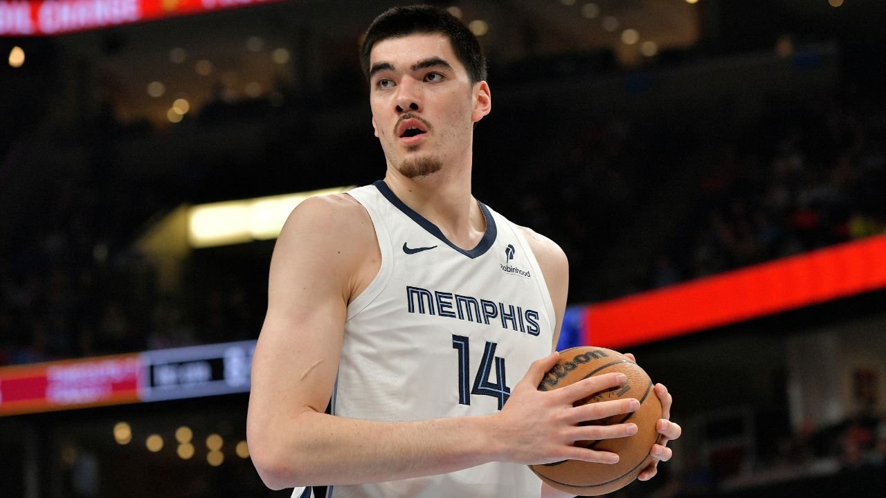 Grizzlies केंद्र Zach Eddy त्याच्या आजारी डाव्या घोट्याच्या दुसर्या शस्त्रक्रियेसाठी निघाला