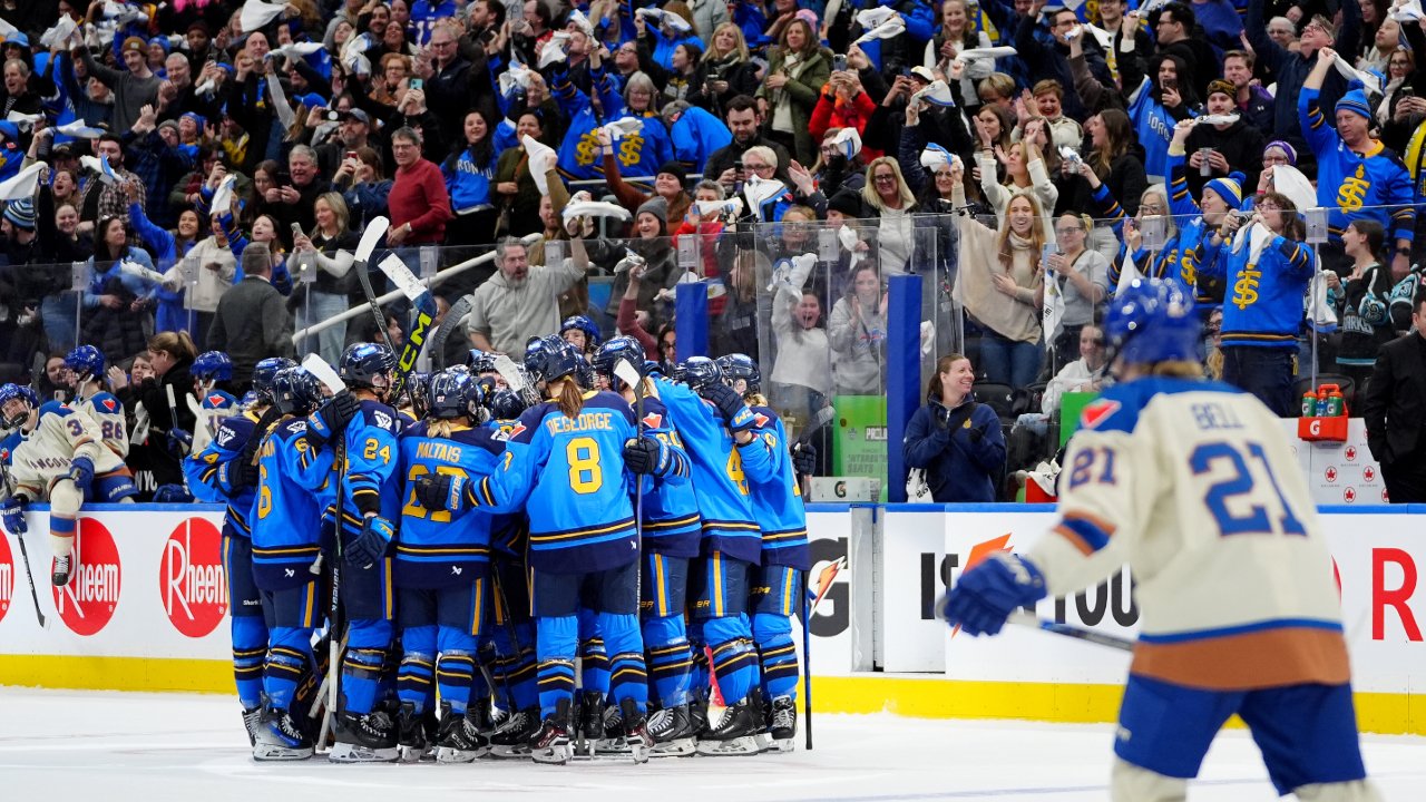 पीडब्ल्यूएचएलमधील मेसियरच्या पहिल्या गोलने गोल्डनीजवर विजय मिळवला