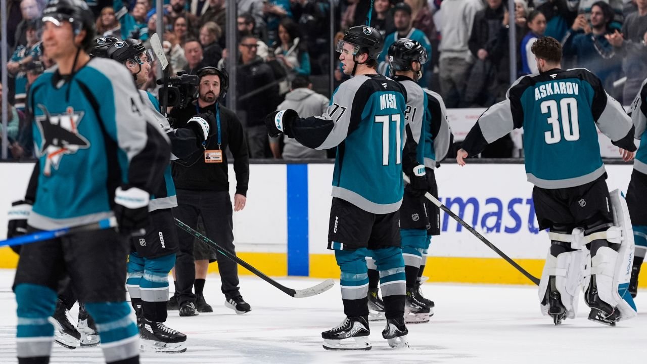 शार्कने जेट्सचा पराभव केल्यामुळे मेसाने ओव्हरटाइममध्ये स्कोअर केला