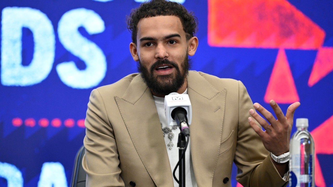 ट्रे यंगला एकच गेम खेळण्यापूर्वी विझार्ड्समधून काढून टाकले जाते