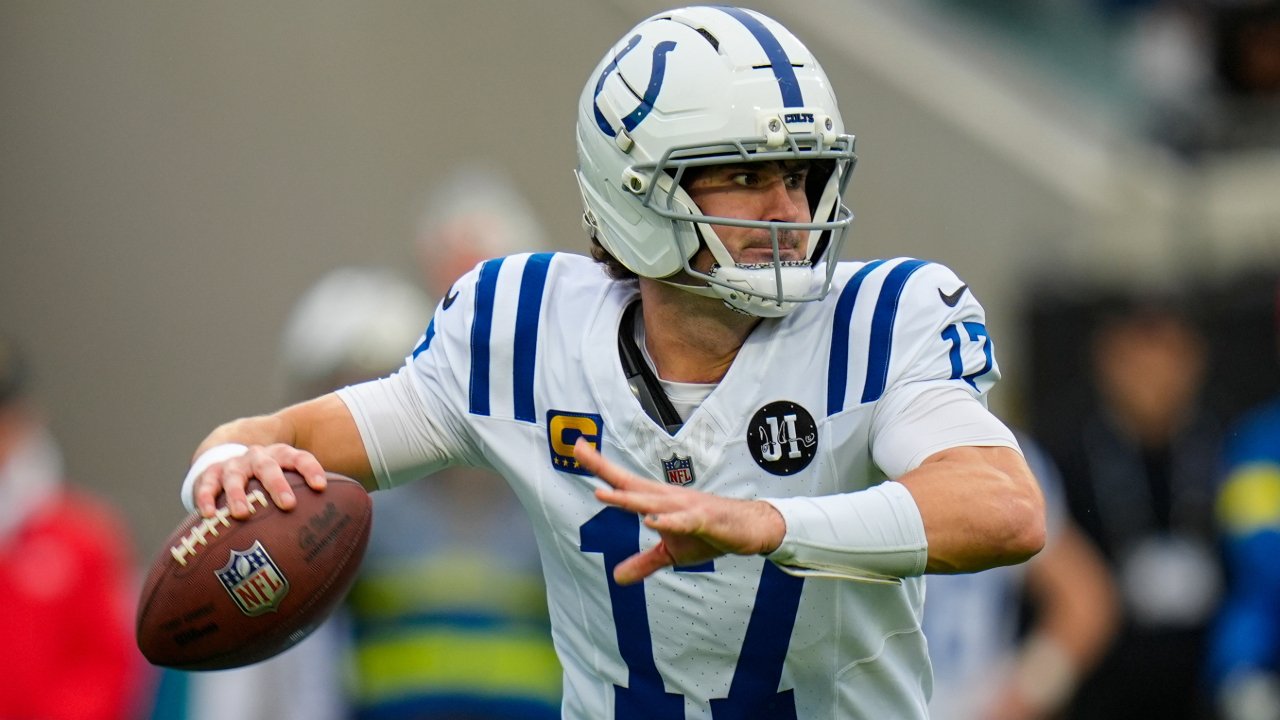 कोल्ट्स क्वार्टरबॅक डॅनियल जोन्सवर एक संक्रमण टॅग लावतात