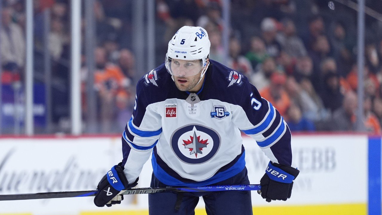 जेट्स ल्यूक शेन आणि लोगान स्टॅनली यांचा सेबर्सला व्यापार करतात