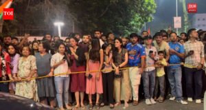 टीम हॉटेलमध्ये जंगली उत्सवासाठी मैदानावर पूजा: अहमदाबादमध्ये भारताने T20 विश्वचषक विजेतेपदाचे कसे स्वागत केले | क्रिकेट बातम्या